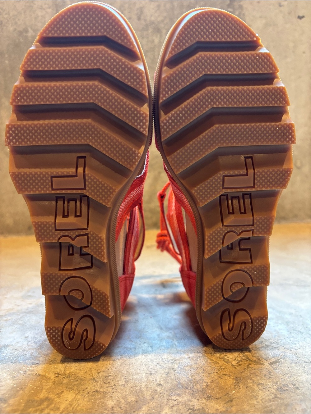 Sorel Women’s Bright Orange Strappy Sandals - Picture 9 of 9